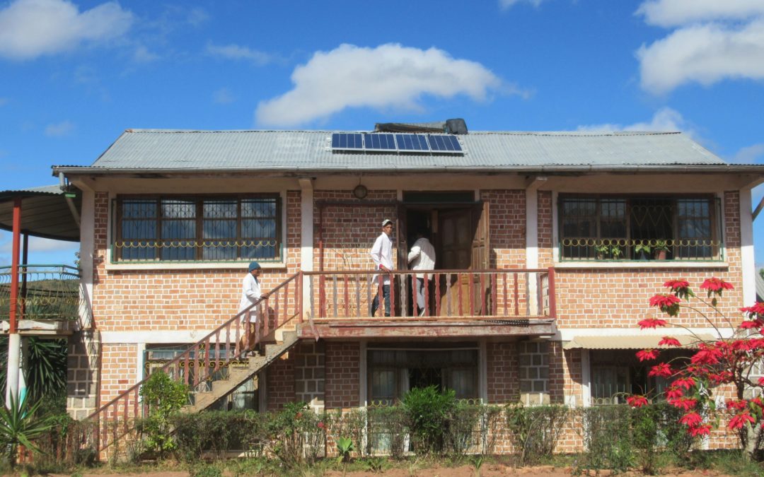 Juin 2019 : Installation de panneaux solaires :